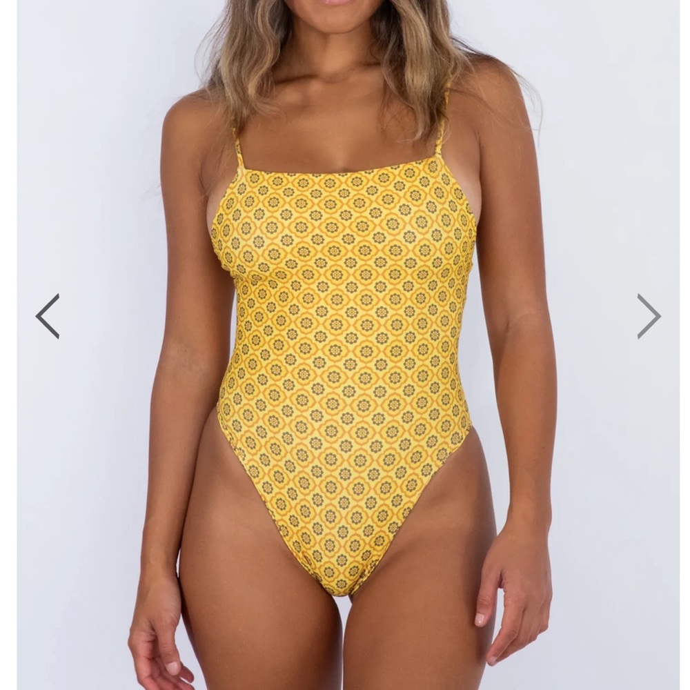 Skatie Resa one piece Kauai